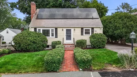17 Harrington Rd, Waltham, MA 02452