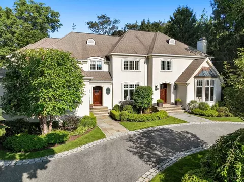 45 Oak Hill St, Newton, MA 02459