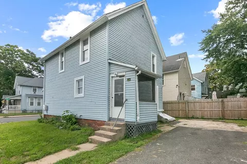 296 Quincy St, Springfield, MA 01109 photo 4