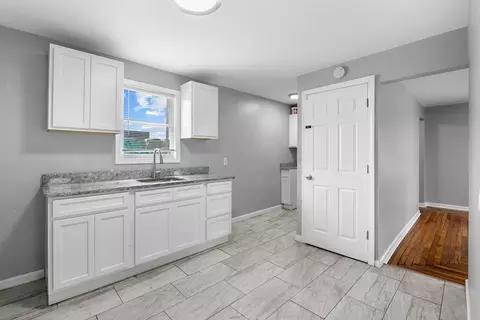 296 Quincy St, Springfield, MA 01109 photo 7
