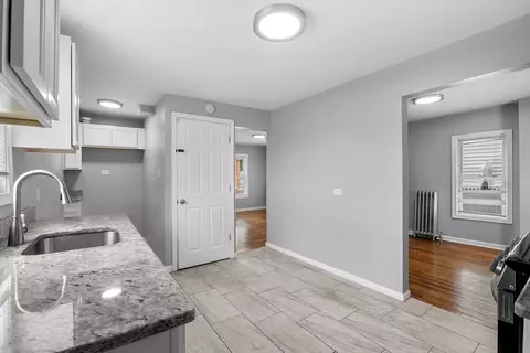 296 Quincy St, Springfield, MA 01109 photo 8