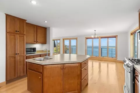 Kitchen - 1 Jay Rd, Ipswich, MA 01938 photo 2 of 3