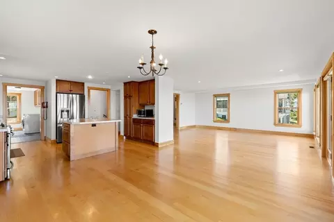 Living - 1 Jay Rd, Ipswich, MA 01938 photo 4 of 5