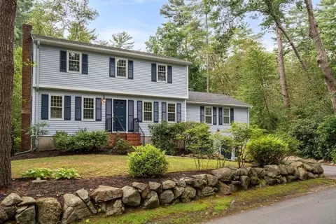 24 Magnolia Ave, Manchester, MA 01944
