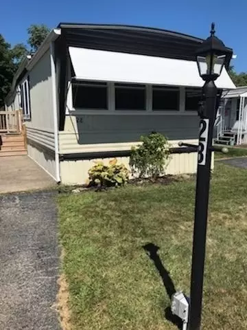 28 Colvin St, Attleboro, MA 02703