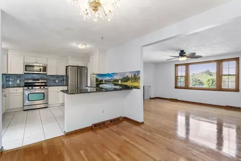 Living - 5 Feldman Way, Canton, MA 02021 photo 5 of 7