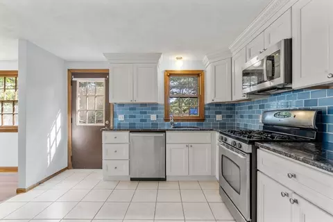 Kitchen - 5 Feldman Way, Canton, MA 02021 photo 2 of 2