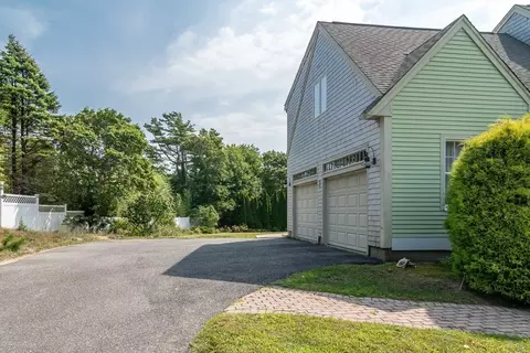 1 Crest View Ln, Bourne, MA 02561 photo 4