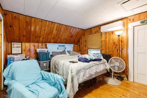 Bedroom - 87 5 Eastern Ave, Worcester, MA 01605 photo 6 of 9