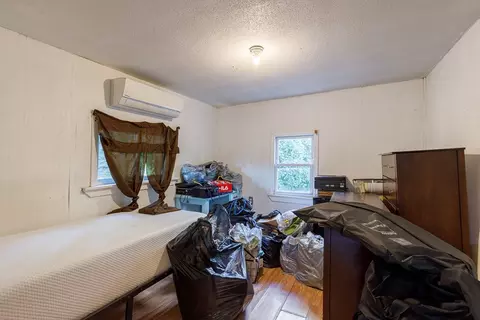Bedroom - 87 5 Eastern Ave, Worcester, MA 01605 photo 8 of 9