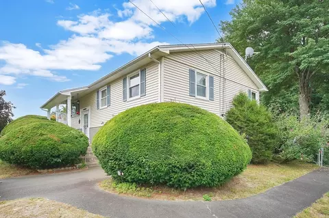 136 Olko Cir, Chicopee, MA 01020
