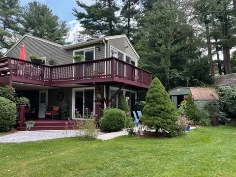 337 Lakeshore Dr, Bellingham, MA 02019
