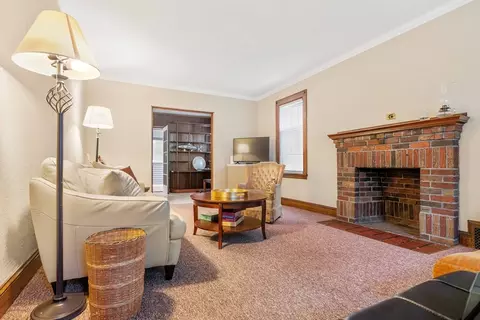 16 Blake Rd, Brookline, MA 02445 photo 3