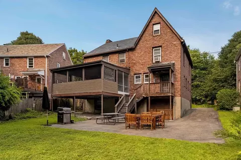 16 Blake Rd, Brookline, MA 02445 photo 9