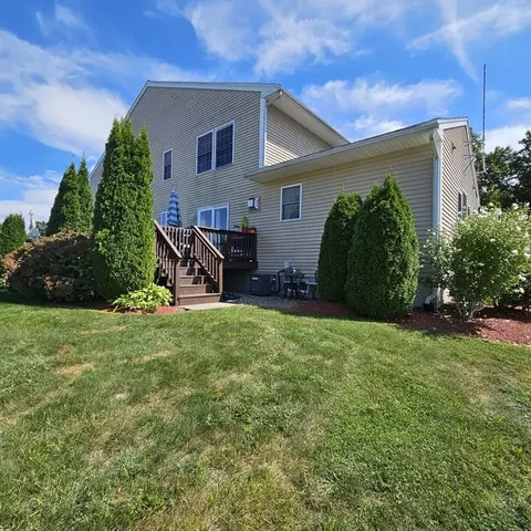 111 Terry Ln #111, Plainville, MA 02762