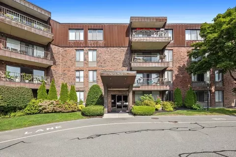 1006 Paradise Rd #1A, Swampscott, MA 01907