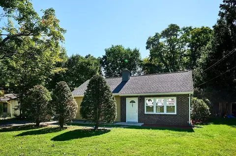 297 Hatfield St, Northampton, MA 01060