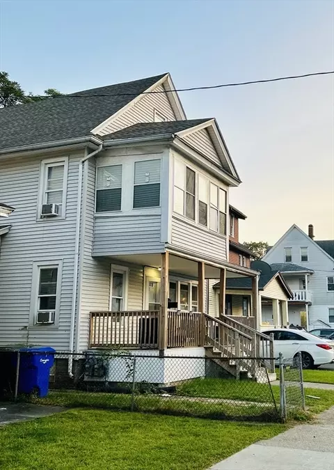 17-19 Crown St, Springfield, MA 01108 photo 3