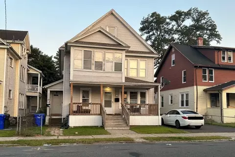 17-19 Crown St, Springfield, MA 01108