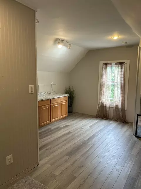 17-19 Crown St, Springfield, MA 01108 photo 6
