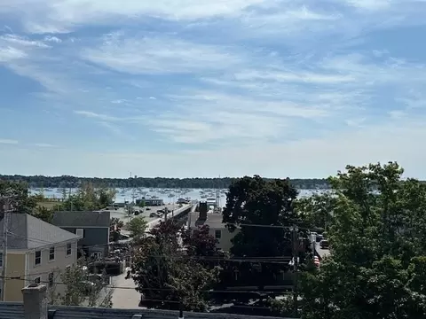 26 Becket St #3, Salem, MA 01970