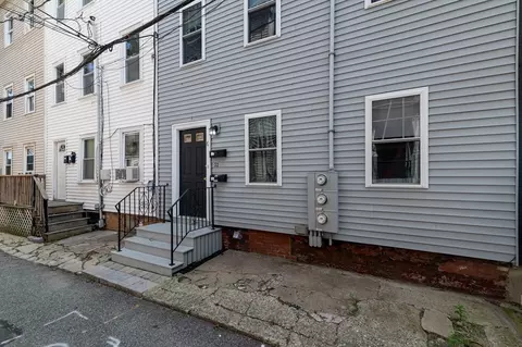 6 Bay State Pl, Boston, MA 02127