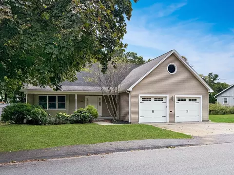 28 Sharon Ave, Auburn, MA 01501