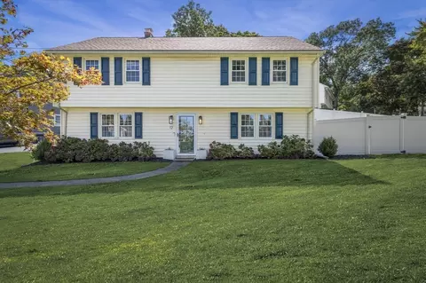 12 Freedom Rd, Woburn, MA 01801