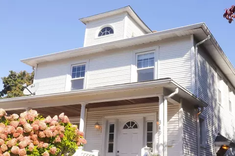 349 Aqueduct Rd, Cranston, RI 02910