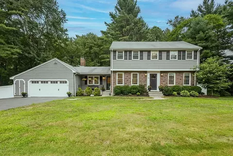 10 Cedar Ln, Medfield, MA 02052