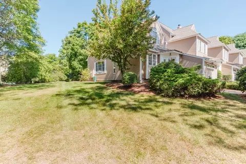 14 Fairway View Ln #14, Norton, MA 02766