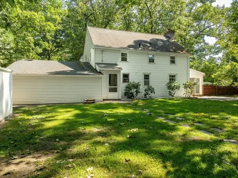 Exterior - 224 Burt Rd, Springfield, MA 01118 photo 5 of 9