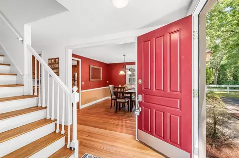 Entry Way - 224 Burt Rd, Springfield, MA 01118 photo 2 of 2
