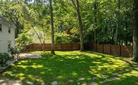 Exterior - 224 Burt Rd, Springfield, MA 01118 photo 7 of 9