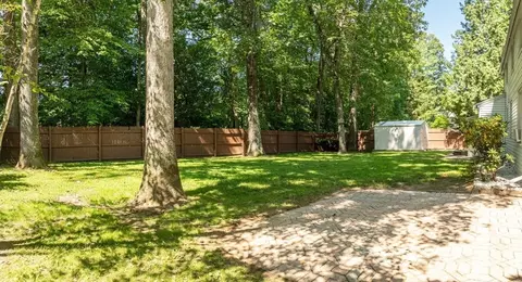 Exterior - 224 Burt Rd, Springfield, MA 01118 photo 8 of 9