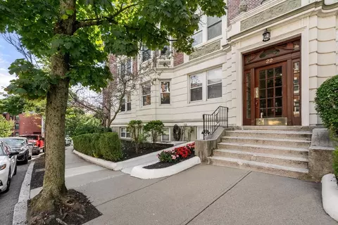22 James St #2, Brookline, MA 02446