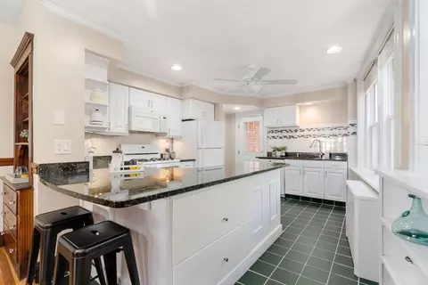 22 James St #2, Brookline, MA 02446 photo 7