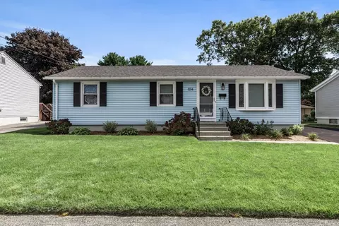1174 Tacoma St, New Bedford, MA 02745