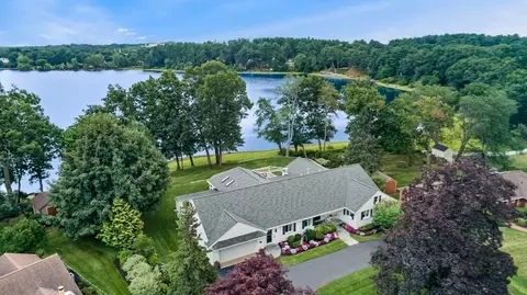 116 Locksley Rd, Lynnfield, MA 01940