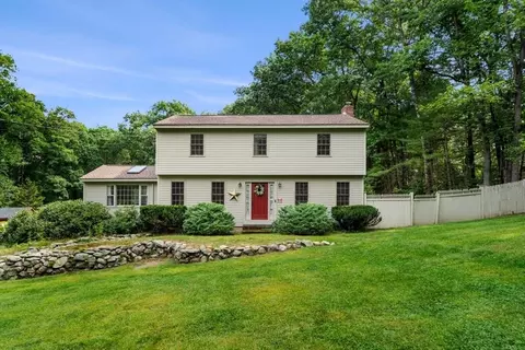 24 Farnum St, North Andover, MA 01845