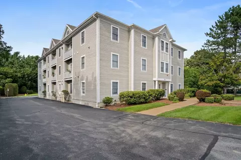 234 Water St #104, Wakefield, MA 01880