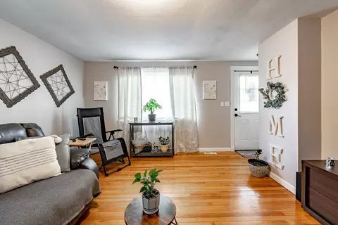 Entry Way - 17 Mark St, Springfield, MA 01129 photo 1 of 1