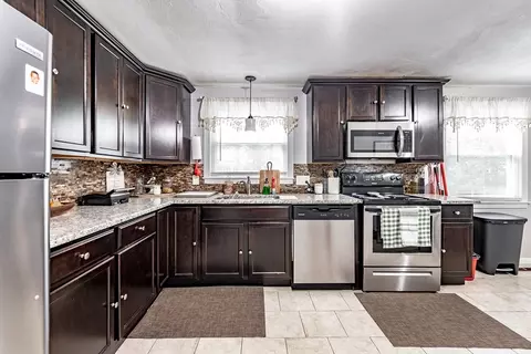Kitchen - 17 Mark St, Springfield, MA 01129 photo 2 of 4