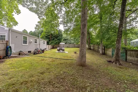 Exterior - 17 Mark St, Springfield, MA 01129 photo 6 of 8