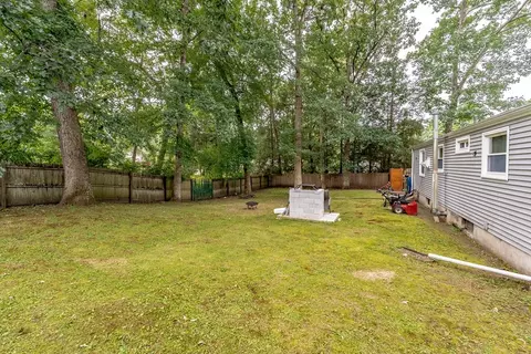 Exterior - 17 Mark St, Springfield, MA 01129 photo 8 of 8