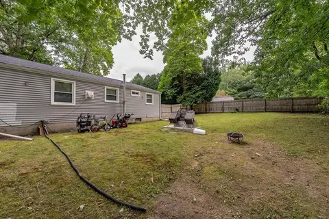 Exterior - 17 Mark St, Springfield, MA 01129 photo 7 of 8