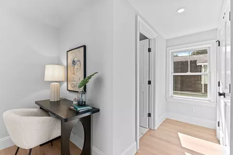 Entry Way - 25 Thomas Rd, Wellesley, MA 02482 photo 4 of 4