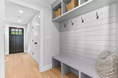Entry Way - 25 Thomas Rd, Wellesley, MA 02482 photo 2 of 4
