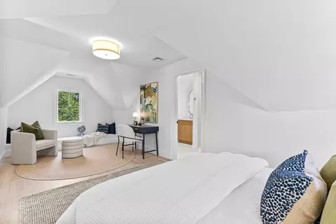 Bedroom - 25 Thomas Rd, Wellesley, MA 02482 photo 4 of 4