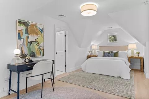 Bedroom - 25 Thomas Rd, Wellesley, MA 02482 photo 3 of 4